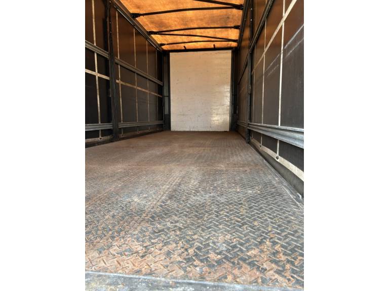 VOLKSWAGEN - 10-160 - 2013/2014 - Branca - R$ 240.000,00